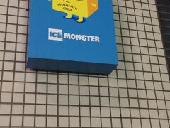 表参道で台湾のマンゴーかき氷の有名店アイスモンスターを発見しました。
夏は終わったけどこの日は暑かったから店内賑わってました。
いつか食べてみたいです。