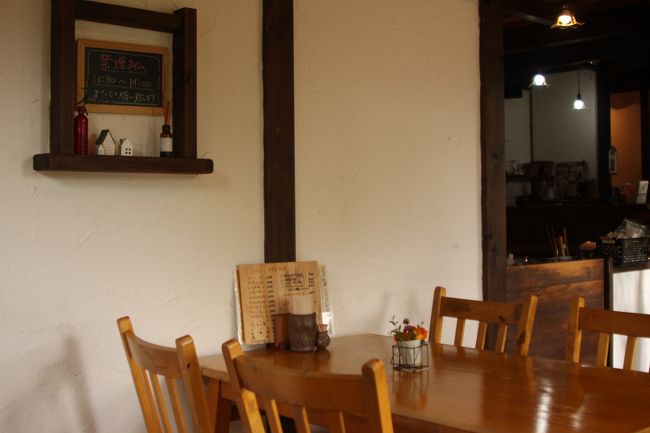 ランチ時は禁煙のようです。