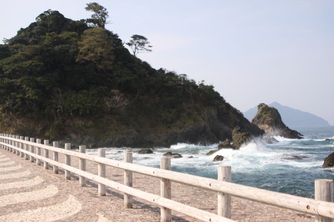 大きい方の島に向かう。