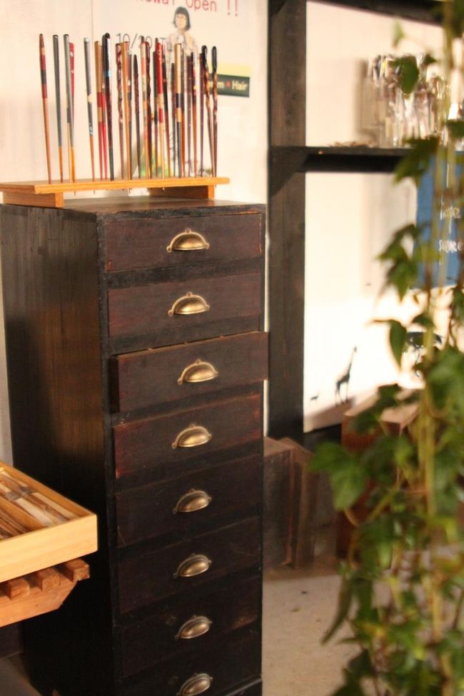 箸も売っているのかな。<br />このチェスト、使い勝手が良さそう。