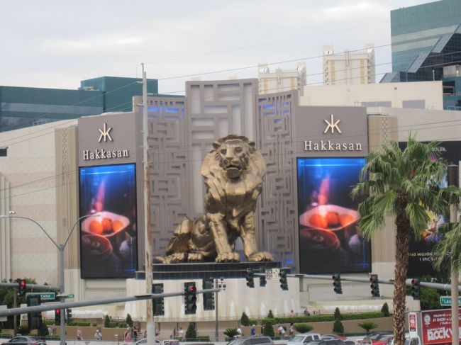 ＭＧＭグランドの門番ですね。