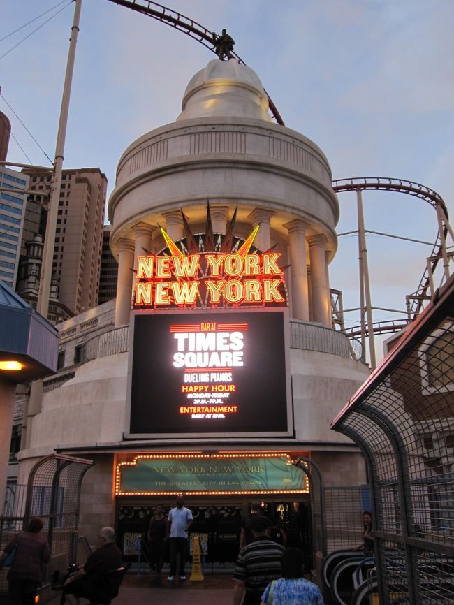 ニューヨークニューヨークに入ってみます。