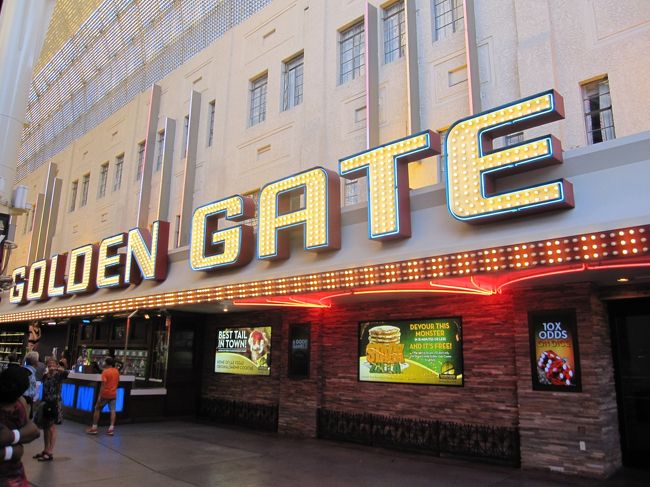 ストリップに比べレトロ感がありますよね。