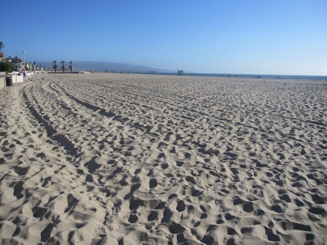 サンタモニカに比べ人も少なく、ひっそりとしています。