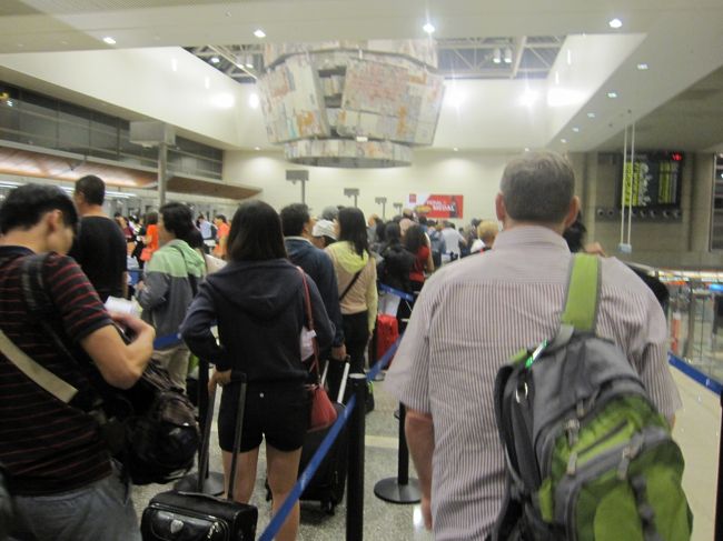 日が変わって夜中の1時、搭乗手続きの開始です。