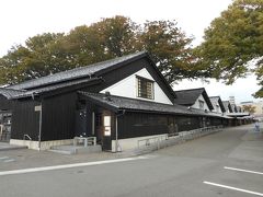 米どころ酒田のシンボルである「山居倉庫」です。