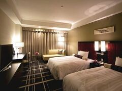 ホテル日航金沢のスタイリッシュルームに宿泊。
19階はやっぱり眺めが良い。


