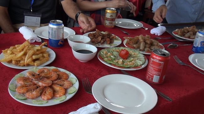 この他に蒸した魚など２、３品出ましたが、回ってこない物もあり<br />味は薄めで自分に合います。