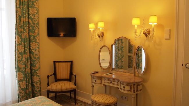 というか、スイートルームとか<br />リビングとベッドルームをどう使い分けて良いかわからない。<br />そしてほとんどホテルにはいないのである。