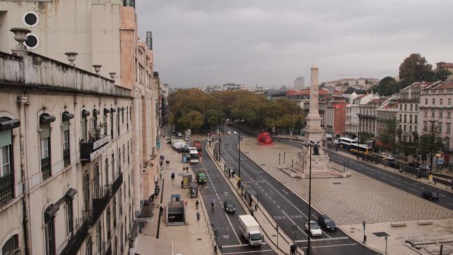 お天気が心配ですが、とりあえず町歩きに出掛けましょう。