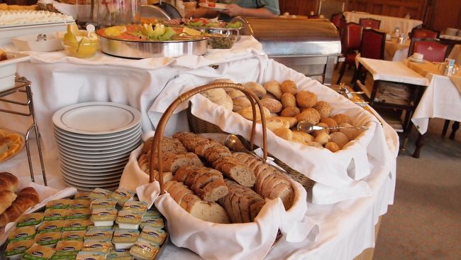 これが朝食込みの宿泊プランで超豪華！<br />朝からシャンパンとかあったよ！<br />胃が本調子じゃないから…（以下略）