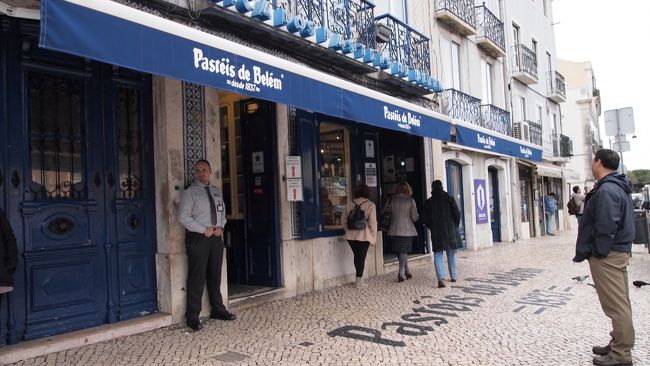 さてさて、今日は予定がぎっしり。<br />手っ取り早くランチをとるために近くのパスティス・デ・ベレンへ。