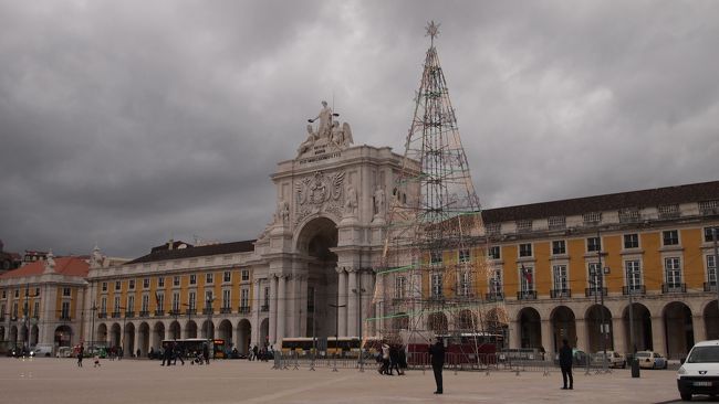 お隣のジェロニモス修道院へ。