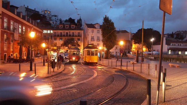 路面電車がいかにもポルトガルって感じですね。<br /><br />リスボンは街もコンパクトにまとまっていて治安も良く、<br />食べ物も美味しくて非常に観光しやすい良い街でした。<br />時間があればシントラも観光したかったな〜。