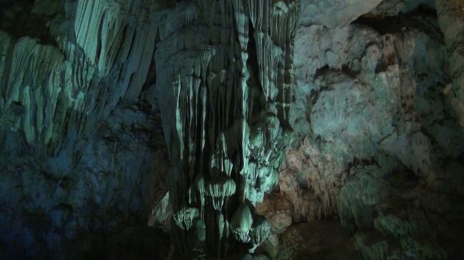 鍾乳洞ってあまり感動も無く。