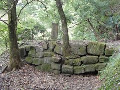 ここからは回想ですが、昼に移動の途中にスポット巡りをしました。

福岡県みやま市にある、女山神籠石です。

古代の朝鮮式山城の跡といわれる、ミステリアスなスポットです。