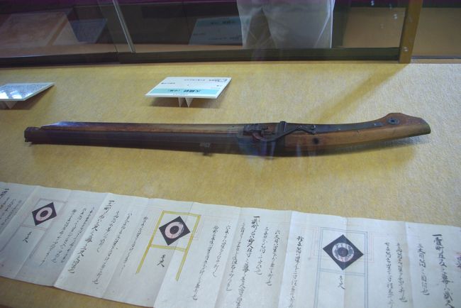 「火縄銃」。実物なんて、そう見られるものではないです。<br />