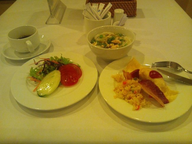 ホテルの朝ごはん<br />普通にビジネスホテルの朝食で、ホーもあったので頂きました。<br />ホーのスープが美味しい。