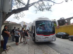 14時にオビドスに到着。バスはまだこの先の村に行くようです。
