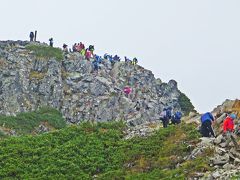 独標の上の方を見上げると、まだまだ沢山の人。

綺麗な景色が見られたのかな…。
