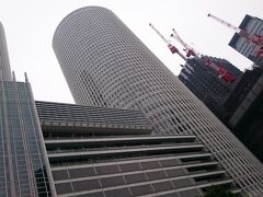 一時期から、更に激変する名駅前。

JPタワーと大名古屋ビルヂングとJRゲートタワーが一氣に建設されています。
どれもこれも170〜200m級なので見てて勢いが有りますね。