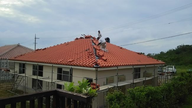 隣の建物が建築中でした