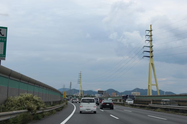 続いて姫路城へ向かいます♪<br />途中 高速っぽい道に変わりました...<br />無料で走れて得した気分ww