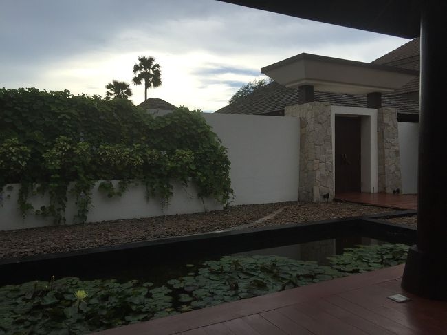 50分のフットマッサージ。<br />フットマッサージでも、最後に頭、腕、背中などもマッサージしてくれるので更にリラックス♪<br />途中爆睡してしまった