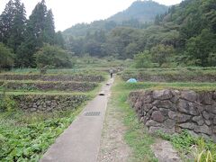 まずは五箇山ICから遠いほうの
相倉集落へ。

駐車場で500円払うと集落地図が貰えます。
まずは徒歩五分の集落全景撮影スポットへ。