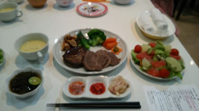 相変わらず旨い！<br />今回はご飯を食べるのをやめたので完食できました♪<br /><br />オーナー様はとても気さくな方達で料理の説明などをしながから宿泊客と会話を楽しんでいます。<br />長女は○○ちゃんと名前で呼ばれていました。<br /><br />宿泊客を大事にしてくださってるのかなーと感じました。<br /><br />