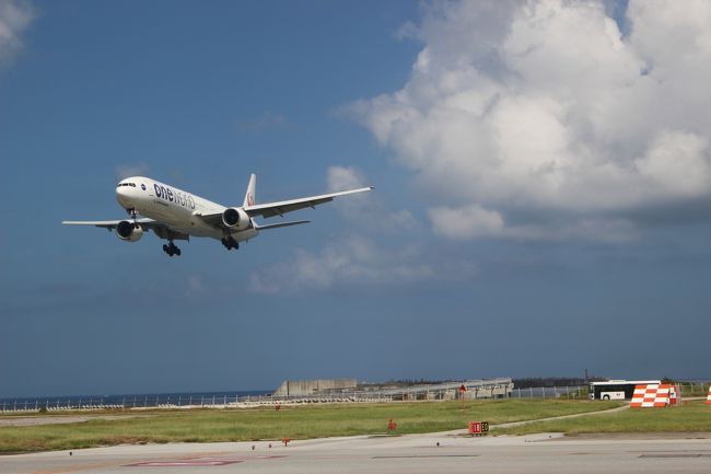 着陸！<br /><br />こんなのが近くで見れます<br /><br />もちろん機内からですが。。。