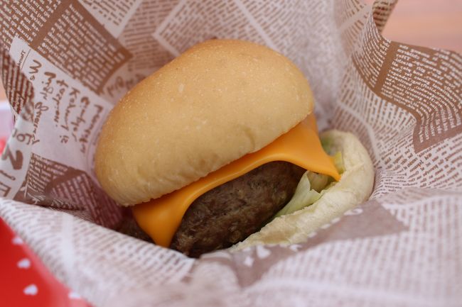 石垣牛バーガー！<br /><br />このパテが凄い！<br /><br />自然に、旨い！って言っていましたね