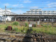 長津田駅（ながつた）を通過します。（画像は東急田園都市線）