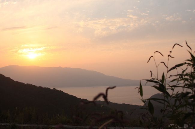 小浜から高速に乗り、杉津のサービスエリアで一休み<br />ちょうど日が沈む前。夕方には帰宅することができた。<br /><br />最後までご覧くださり本当にありがとうございます。