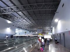 荷物を受け取りに移動です