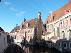 メムリンク美術館
十二世紀作られた聖ヨハネ施療院の建物の一部を利用した美術館