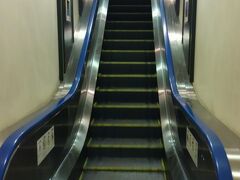 車ごとフェリーに乗り込み　飲食物を引っ提げて客室階へ
http://www.94ferry.co.jp/