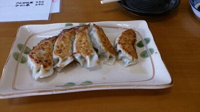 実は餃子もおいしいのです。<br /> <br /><br />石垣島在住の方、旅人の方々是非食べてくださいね。<br /><br />5個からありますが、5個だと美味しすぎて<br />足りませんよぉ。いつもそうです。<br />