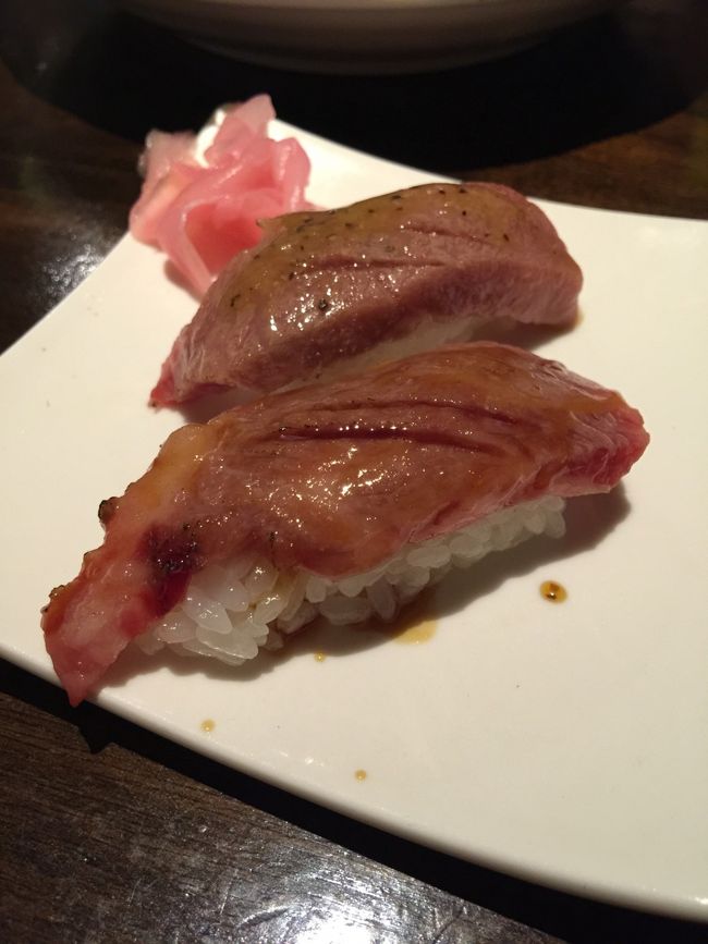 居酒屋 ひとしの石垣牛の握り<br /><br /><br />石垣牛の握り どアップです♪