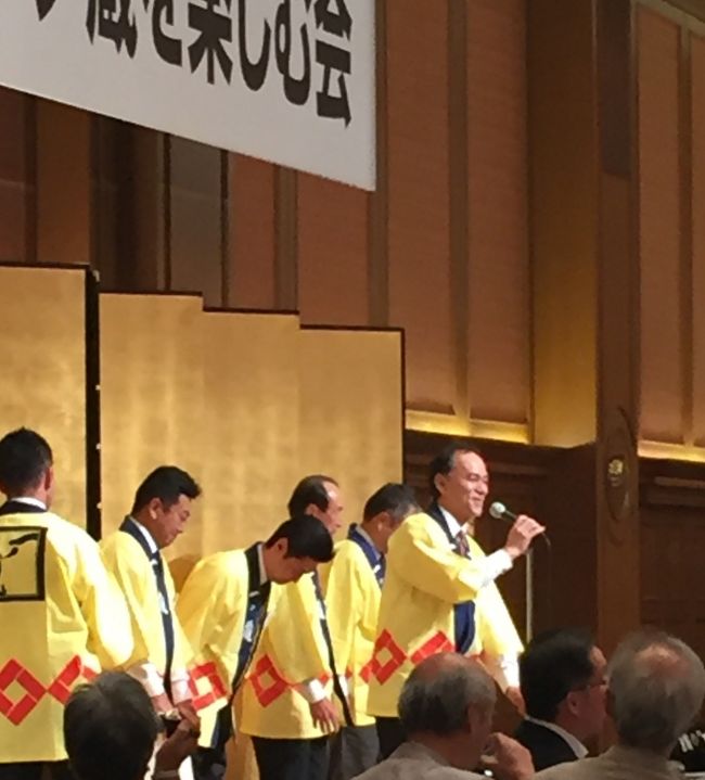 乾杯に先立ち，社長さんのご挨拶とスタッフ紹介がありました．<br />この後，乾杯となりスタートしました．