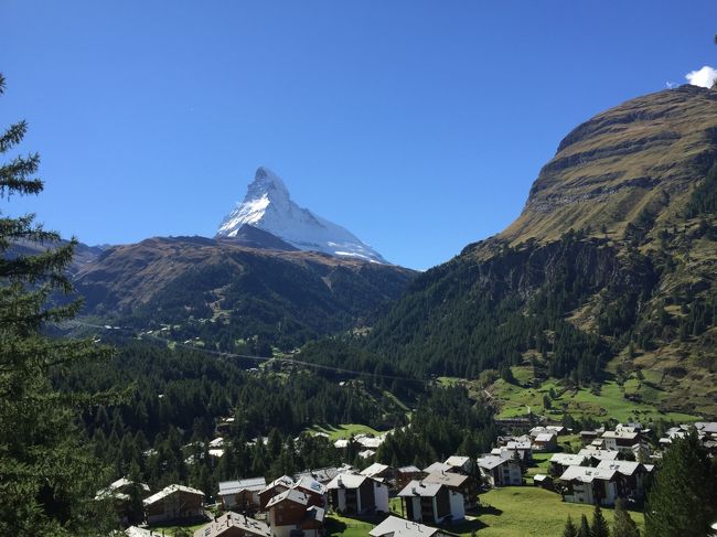 電車は、町を抜け、森林地帯へと。。。<br />マッターホルンがよく見えました。
