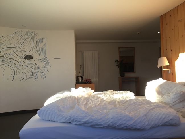 部屋です。広いです。<br />寝てるとマッターホルンが目の前にいます。<br /><br /><br />