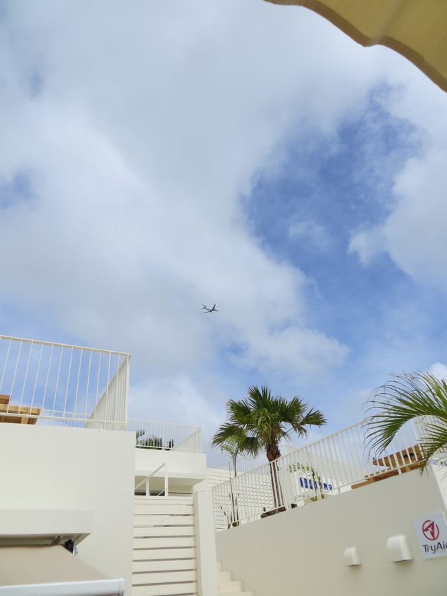 なんじゃここは！沖縄？って感じです。<br /><br />出来たばかりでした。<br /><br />ここは瀬長島ウミカジテラスです。