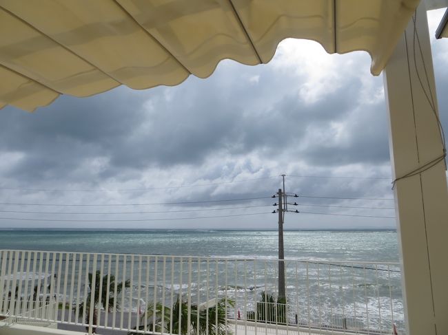 外で食べられて最高です。<br /><br />風がちょっと強いですが。。気持ちよかったです