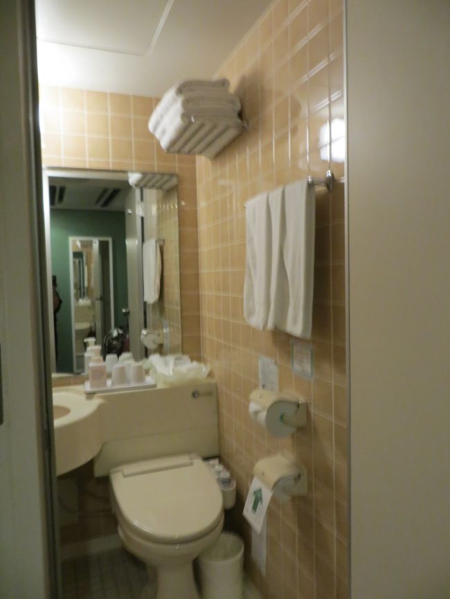 こちらのホテルは、古いですが港にもバスターミナルにも<br /><br />近くて、アメニティーのシャンプーも資生堂のサボンドール<br /><br />とＴＵＢＡＫＩです。ちょっとお風呂は狭いかな〜