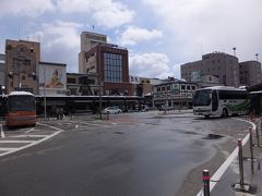 ０９：４２
高山バスターミナルで、高速特急バスに乗り換え、