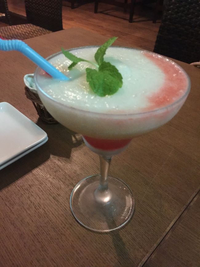 オリジナルで作ってもらったフローズンカクテルを♪