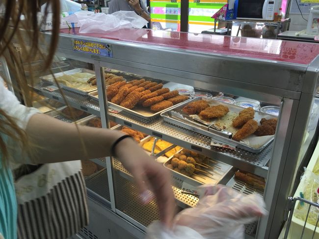 友達のお手本を見せてもらいつつ興奮気味な私。<br /><br />好きな具材を選び自分で作ります。<br /><br />これが難しかったぁけど楽しかったぁ