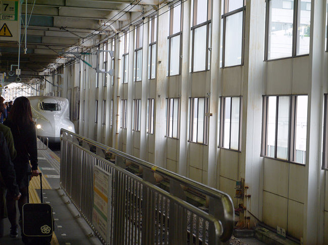 広島駅にて。<br />「のぞみ３２号」が入線してきました。<br /><br />