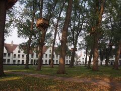 ベギン会修道院
あのズラーッと並んだ建物は入れません。
一つだけ昔の修道女の家を残したところを見学できます。